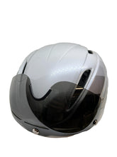 Cargar imagen en el visor de la galería, Casco Giro Air Attack Shield Blanco/Plata
