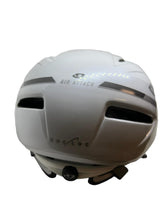 Cargar imagen en el visor de la galería, Casco Giro Air Attack Shield Blanco/Plata