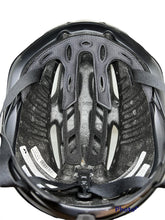 Cargar imagen en el visor de la galería, Casco Giro Air Attack Shield Negro/Plata